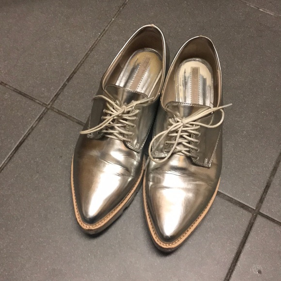 Zara women’s shoes in silver - Picture 1 of 6
